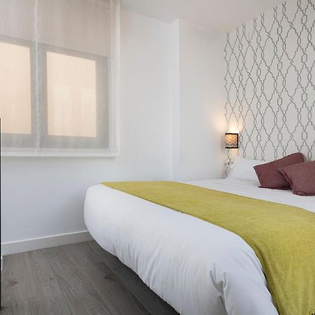 Suites Maestranza - Herreria By Magno Apartments Севиля Екстериор снимка