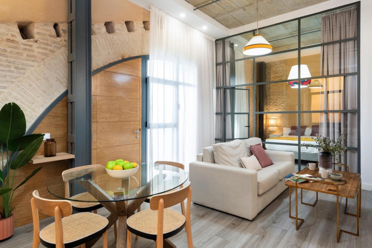 Suites Maestranza - Herreria By Magno Apartments Севиля Екстериор снимка