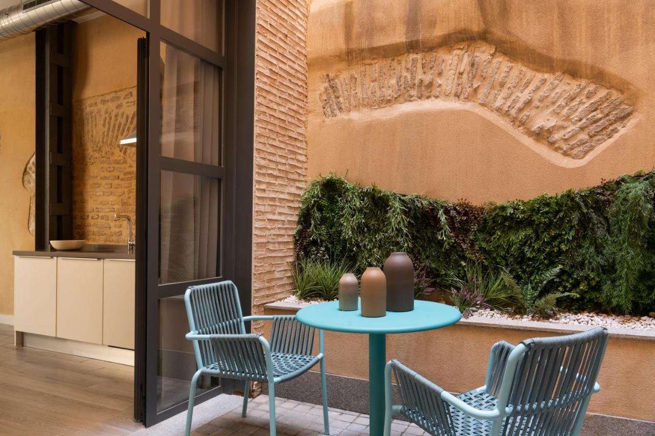 Suites Maestranza - Herreria By Magno Apartments Севиля Екстериор снимка