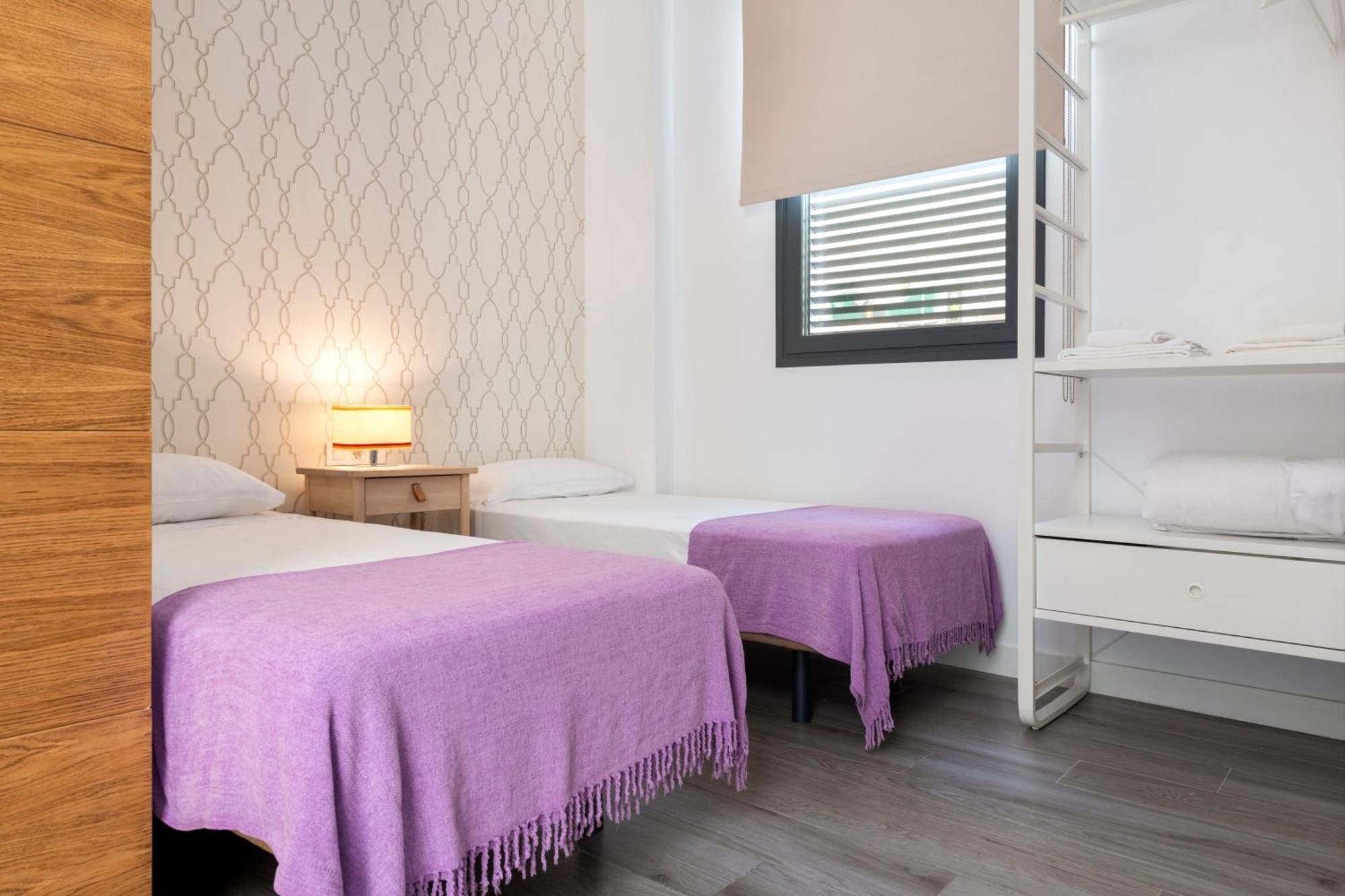 Suites Maestranza - Herreria By Magno Apartments Севиля Екстериор снимка